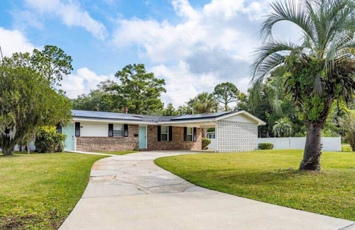 Highlands Casa | Cozy 2BR | King Beds | Parking | Near Attractions