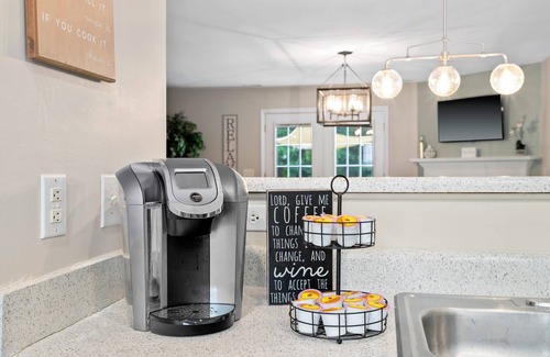 Southeast Raleigh Casa | Cozy 2BR Retreat + BBQ, WIFI & Parking