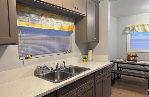 East Los Angeles Casa | Cozy 2BR retreat in Los Angeles near shops, dining, and local attractions
