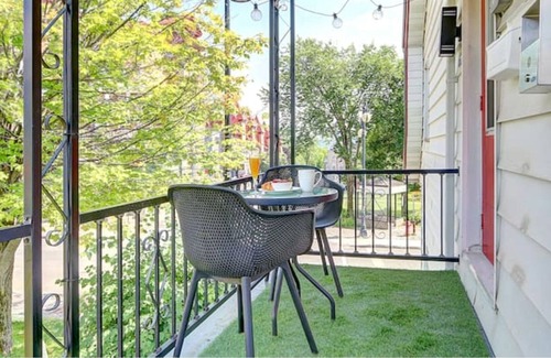 Quartier 5-4 Apartamento | Cozy 2BR - Saphir Suite W/King Bed Free P