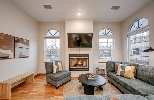 East End Casa | Cozy 2BR Townhome - 1mi. from downtown!