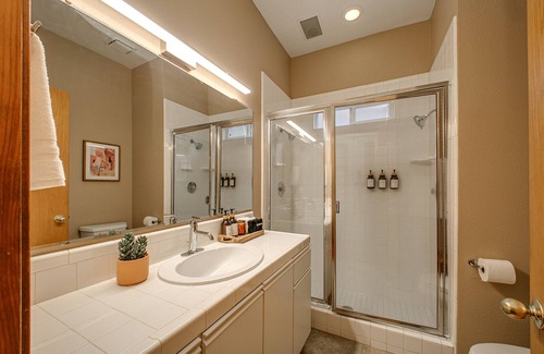 East End Casa | Cozy 2BR Townhome - 1mi. from downtown!