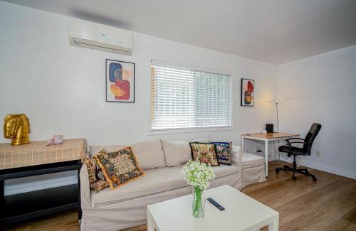 Alhambra Apartamento | Cozy 2BR2BA Guest House in Alhambra