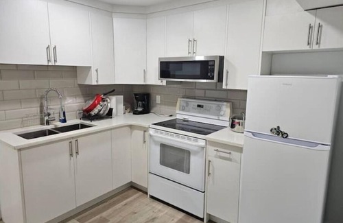 Northwest Calgary Casa | Cozy 2brm suite in NW Calgary