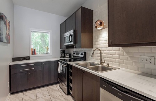 Southmoreland Condominio | Cozy 2nd Floor unit Near Plaza and Westport | 08