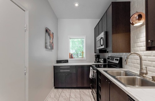 Southmoreland Condominio | Cozy 2nd Floor unit Near Plaza and Westport | 08