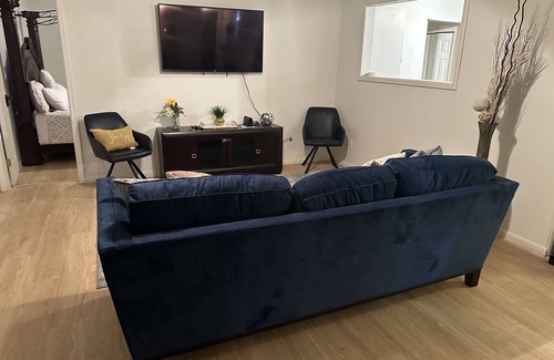 Ruskin Casa | Cozy 3/2 King Bed with room for RV/Boat storage. Pet Friendly