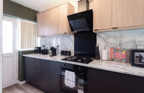 Salford Casa | Cozy 3 BD House, Perfect for Large Group of 6