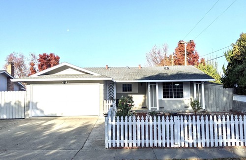 Fremont Casa | Cozy 3 bed-2 bath home with sunroom and access to parks and Class A retail 😊