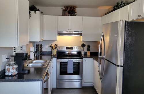 Bullhead City Casa | Cozy 3-bed home Pet friendly near Beaches on the River and close to Shopping!
