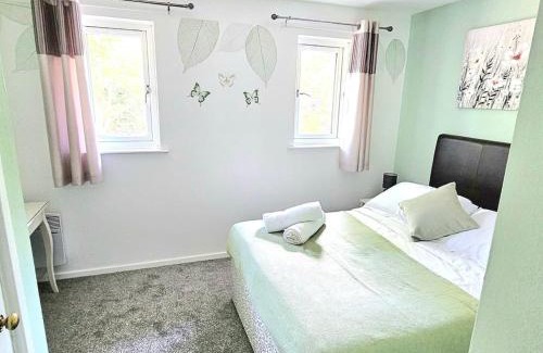 Milton Keynes Casa | Cozy 3-Bed House Near Willen Lake with Garden