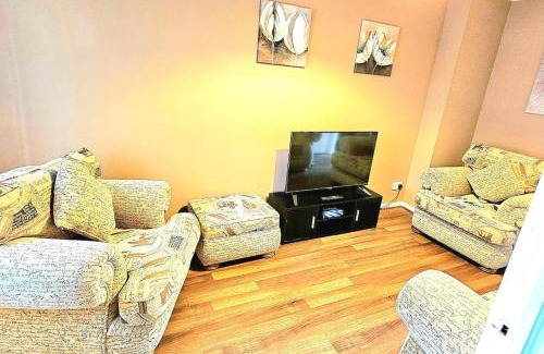 Milton Keynes Casa | Cozy 3-Bed House Near Willen Lake with Garden
