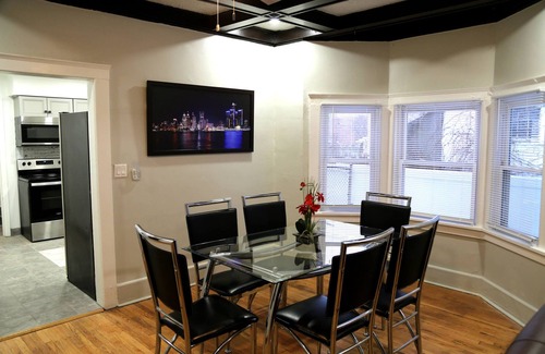 Detroit Casa | Cozy 3-Bed Retreat with Games, Smart TVs & Fire Pit, 12 Mins to Downtown!