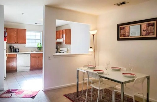 Iselin Apartamento | Cozy 3 bed 2 full bath first floor apartment washer dryer 10 minutes to station