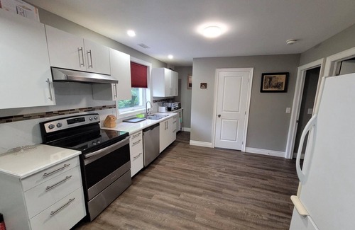 Niagara-on-the-Lake Otro | Cozy 3-bedroom farmhouse in wine-country