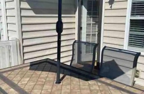 Hampton Casa | Cozy 3 Bedroom 2.5 bath home away from home.