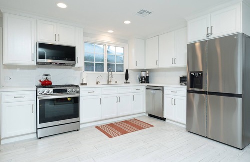 Los Angeles County Casa | Cozy 3 Bedroom 2 Bathroom One level Home in West Hills