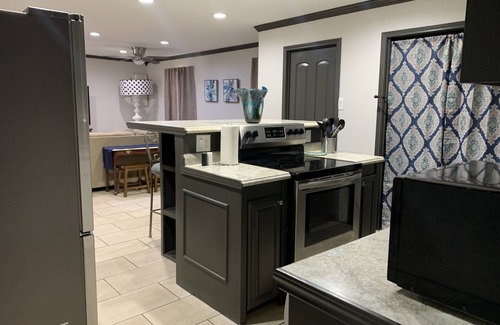 Tyler Apartamento | Cozy 3 Bedroom 2 Bath Duplex Unit a
