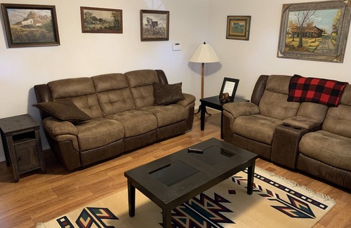 Antlers Casa | Cozy 3 bedroom 2 bath residential home with patio