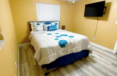 Tampa Casa | Cozy 3 Bedroom 2 bathroom house 5 minutes away from TPA International Airport
