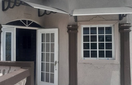 Portmore Apartamento | Cozy 3-bedroom apartment in welcoming Portmore with WiFi, AC