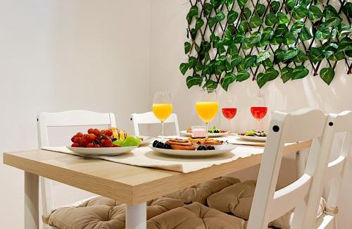 Linda-a-Velha Apartamento | Cozy 3 Bedroom Apartment in Belem Lisbon 3 to 5 Guests