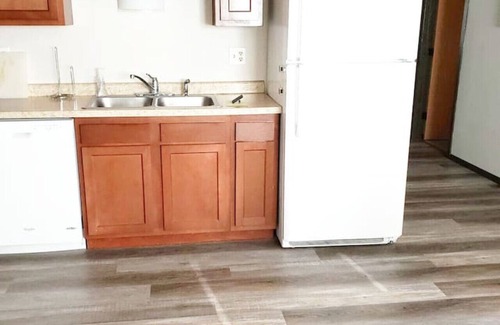 Plover Apartamento | Cozy 3 bedroom apartment with free garage/parking