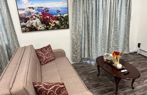Queens Apartamento | Cozy 3-bedroom apartment in nice Queens near JFK & UBS Arena with WiFi, AC