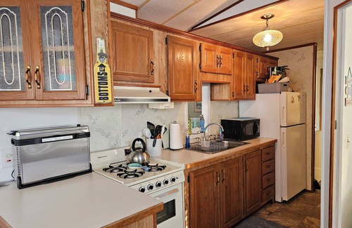 Ocean Pines Casa | Cozy 3 Bedroom Beach Get-A-Way located in White Horse Park