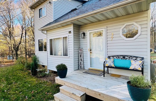 Albrightsville Cabaña | Cozy 3-bedroom cottage with AC and WiFi in lovely Albrightsville