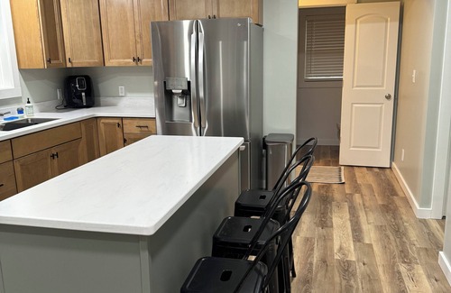 Baldwin Cabina | Cozy 3 Bedroom Cabin Chain of Lakes Area WIFI Free Cancellation