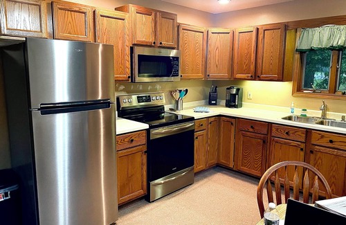 New Lisbon Cabina | Cozy 3-bedroom cabin with private dock and direct access to Castle Rock Lake.