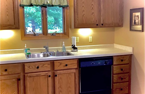New Lisbon Cabina | Cozy 3-bedroom cabin with private dock and direct access to Castle Rock Lake.