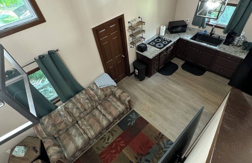 White Mills Cabina | Cozy 3-bedroom cabin with free BOAT SLIP