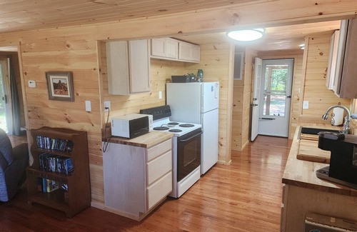 Free Soil Cabaña | Cozy 3-bedroom cottage on the river in peaceful Free Soil!