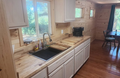 Free Soil Cabaña | Cozy 3-bedroom cottage on the river in peaceful Free Soil!
