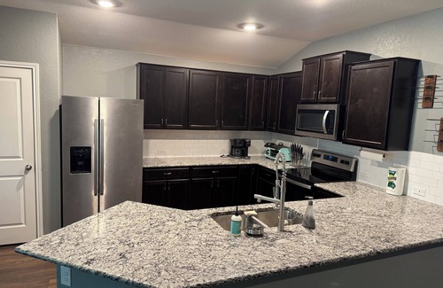 Southside Casa | Cozy 3-bedroom family house in San Antonio next to Lackland AFB