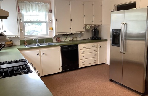 Westbrook Casa | Cozy 3 Bedroom Farmhouse Master bedroom w/private Bath