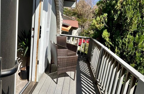Northeast Heights Casa | Cozy 3-Bedroom Getaway with Yard, Driveway and Garage