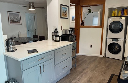 Somerville Casa | Cozy 3-Bedroom Getaway w/AC & Free Parking Near Boston
