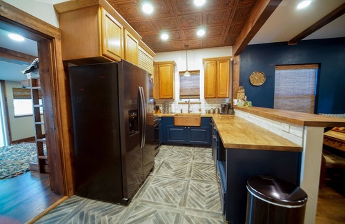 Delta Casa | Cozy 3-Bedroom Grand Chalet in Delta, Colorado