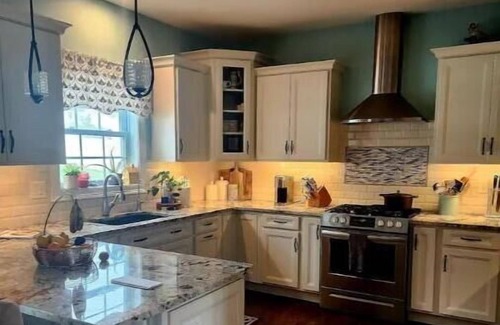 Rotterdam Junction Casa | Cozy 3 bedroom house with a pool near the track
