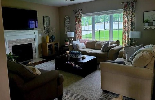 Rotterdam Junction Casa | Cozy 3 bedroom house with a pool near the track