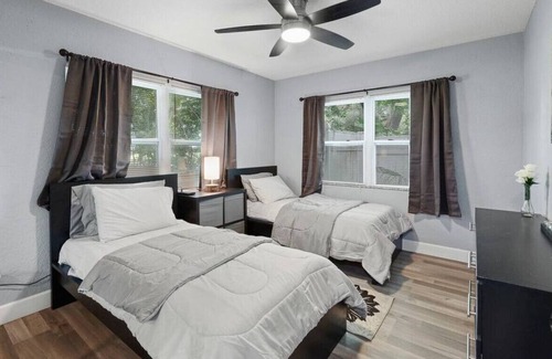 Longwood Casa | Cozy 3 Bedroom Home, Great location!!!!!