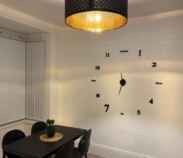 Smethwick Casa | Cozy 3-Bedroom Home Perfect for Work & Leisure
