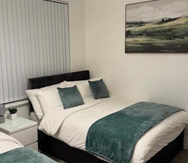 Smethwick Casa | Cozy 3-Bedroom Home Perfect for Work & Leisure