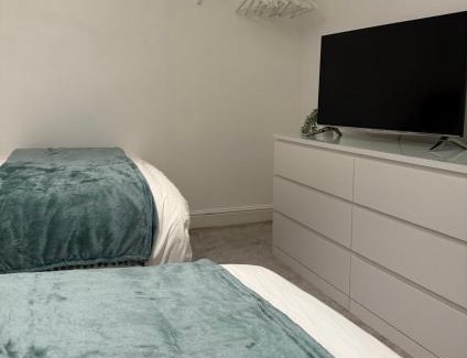 Smethwick Casa | Cozy 3-Bedroom Home Perfect for Work & Leisure