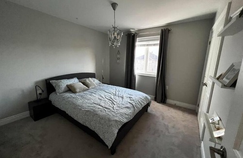 Barrie Casa | Cozy 3 bedroom home perfect for small gatherings
