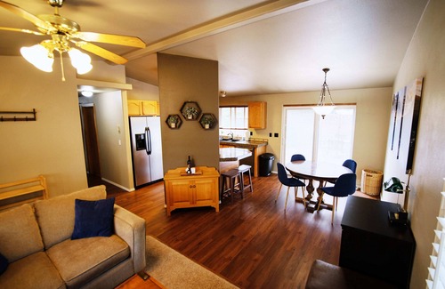 Mountain View Casa | Cozy 3-bedroom home w/fireplace and outdoor patio