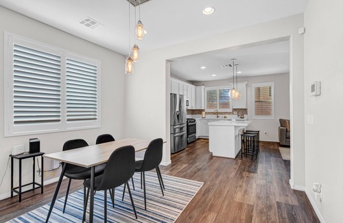Spring Valley Casa | Cozy 3 bedroom home, with 2 car garage